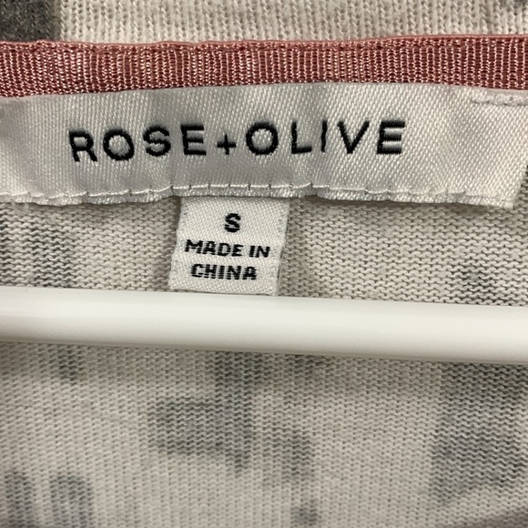 Rose + Olive tie front long sleeve gray and white top, size Small good condition - Picture 2 of 6